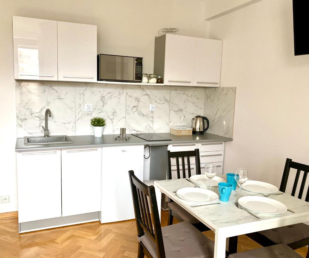 Center Warsaw - Apartmenty Jana Pawla II Exterior photo