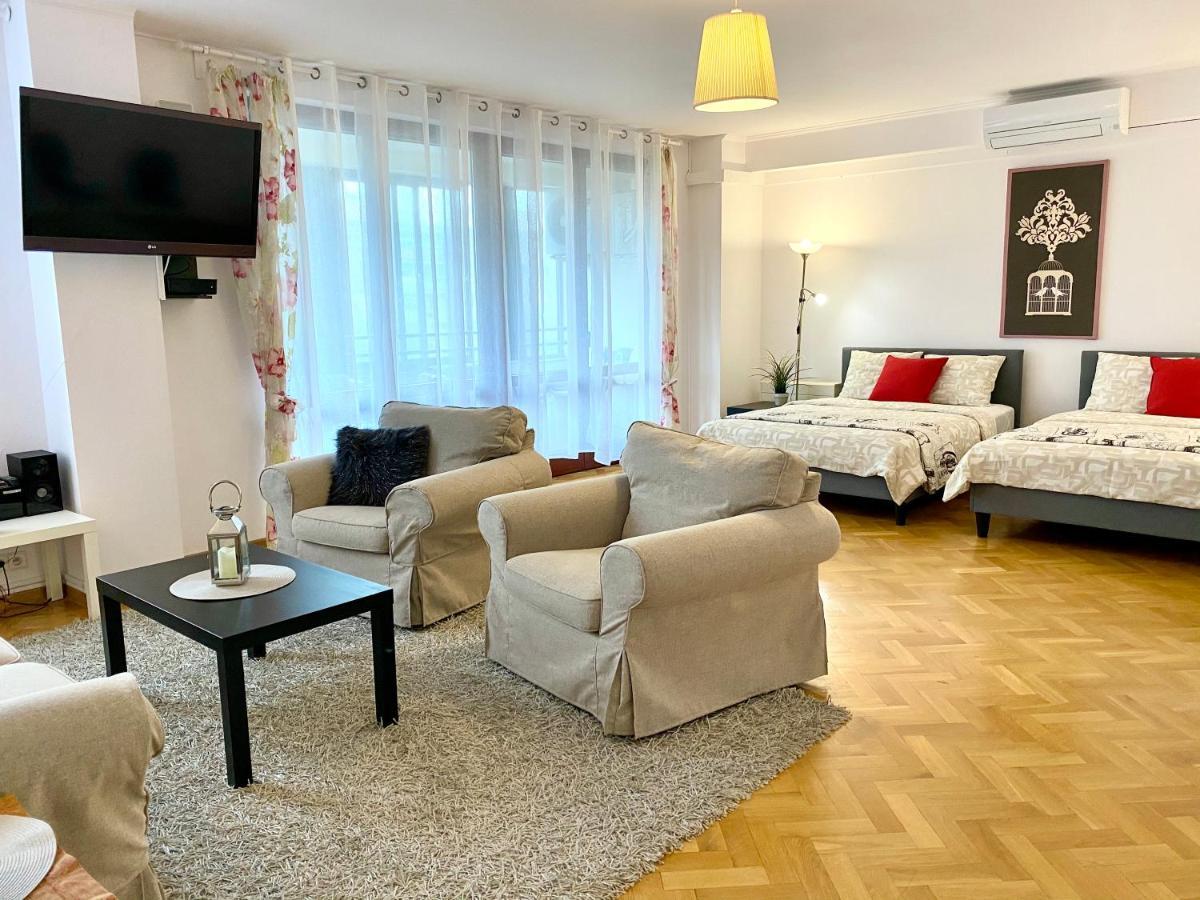 Center Warsaw - Apartmenty Jana Pawla II Exterior photo